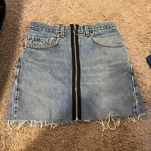 Women’s urban outfitters front zip Jean skirt size:M